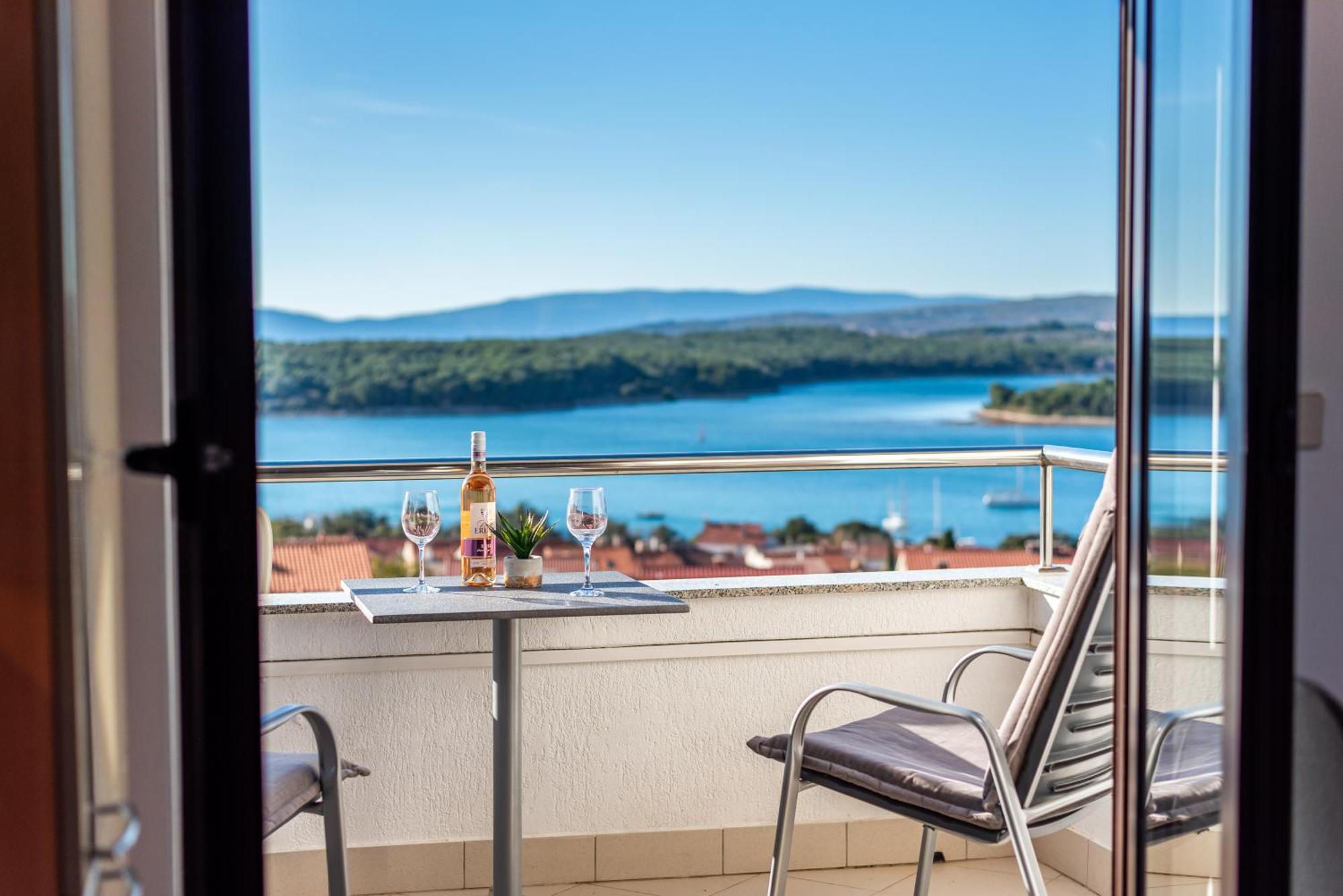Biserka 2 With Stunning Sea View Apartment *